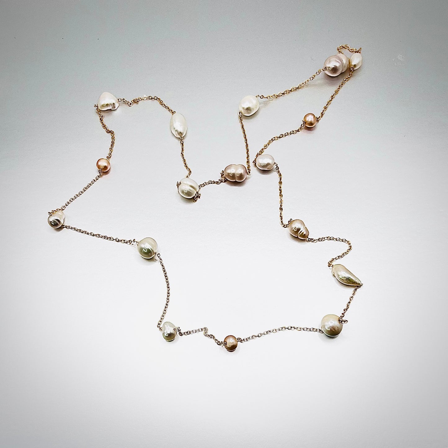 Necklace with Intertwined Fresh Water Pearls in Gold Filled Chain