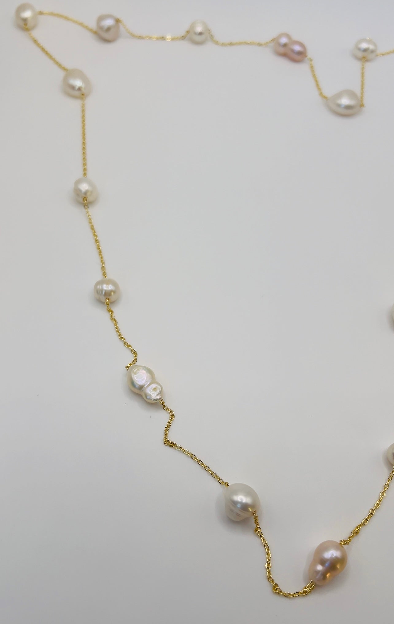 Necklace with Intertwined Fresh Water Pearls in Gold Filled Chain