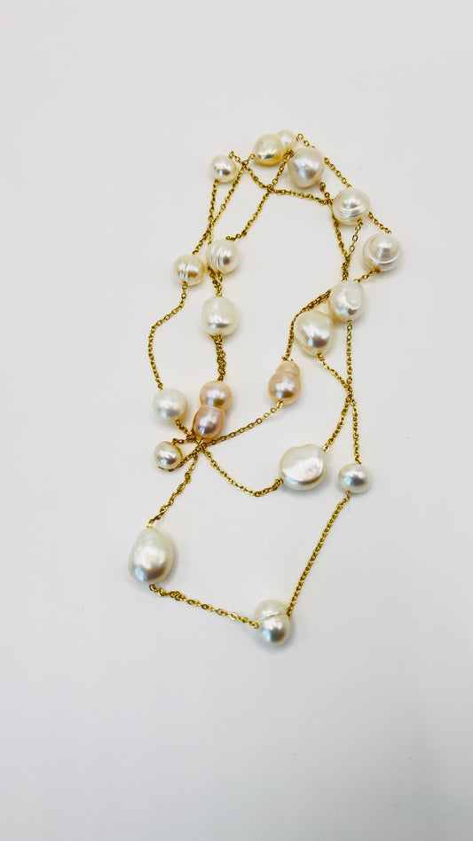 Necklace with Intertwined Fresh Water Pearls in Gold Filled Chain